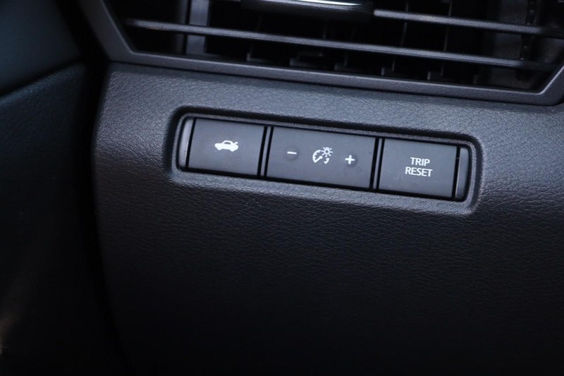Nissan Altima Vehicle Image 19
