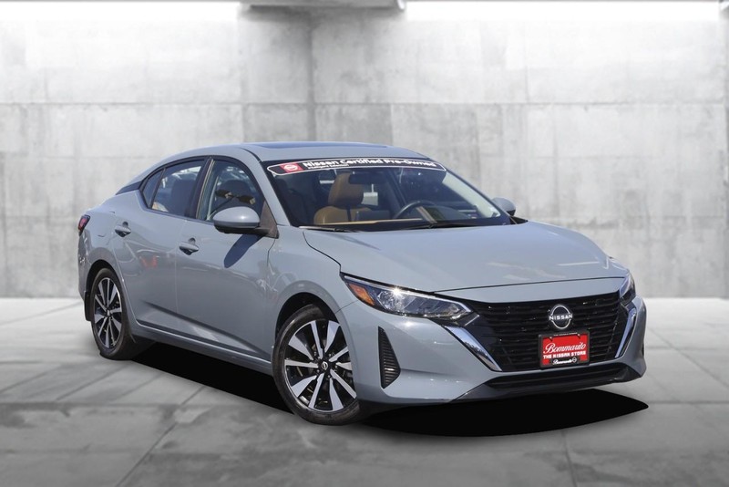 Nissan Sentra Vehicle Image 02