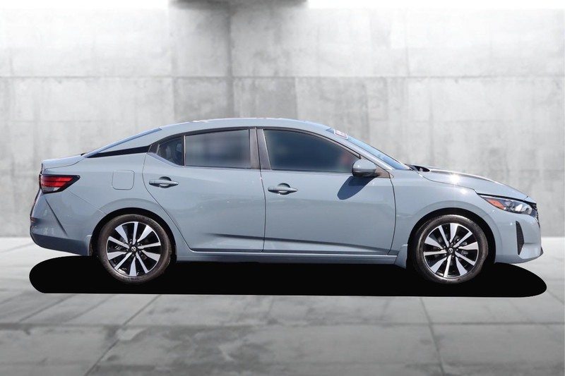 Nissan Sentra Vehicle Image 05