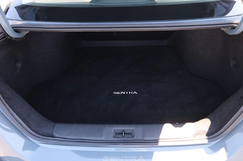Nissan Sentra Vehicle Image 07