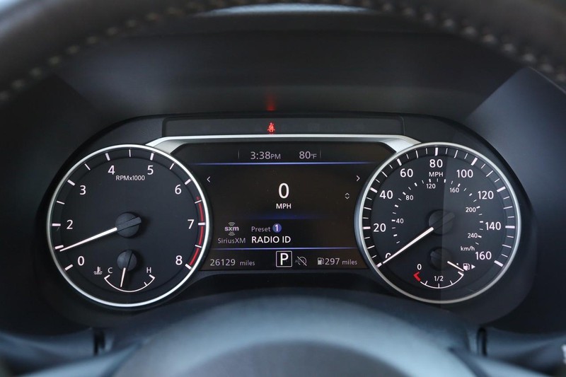 Nissan Sentra Vehicle Image 14
