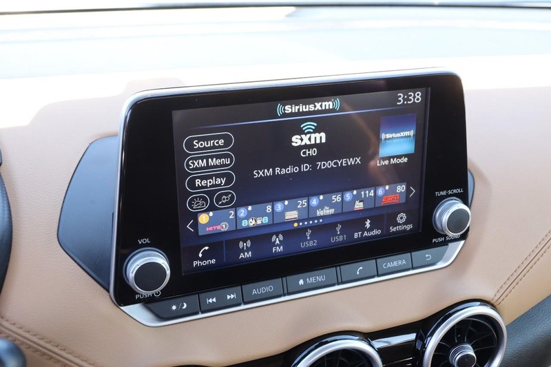 Nissan Sentra Vehicle Image 15