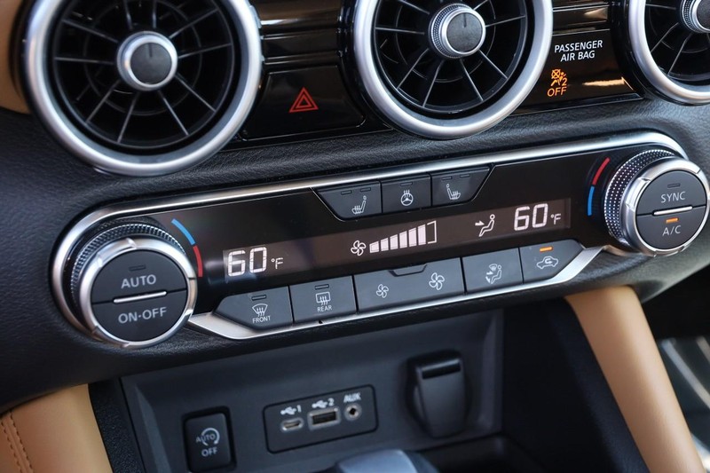 Nissan Sentra Vehicle Image 17
