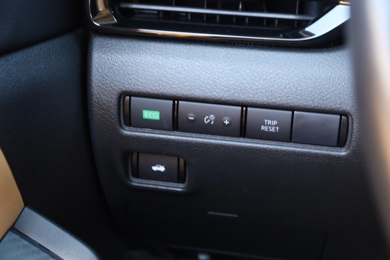 Nissan Sentra Vehicle Image 19