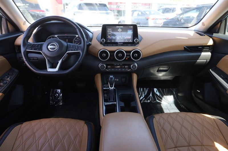 Nissan Sentra Vehicle Image 20