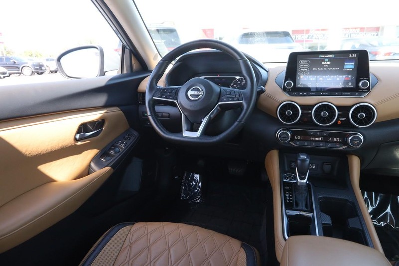 Nissan Sentra Vehicle Image 21