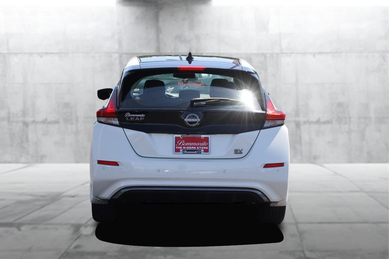 Nissan LEAF Vehicle Image 06
