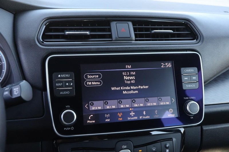 Nissan LEAF Vehicle Image 14
