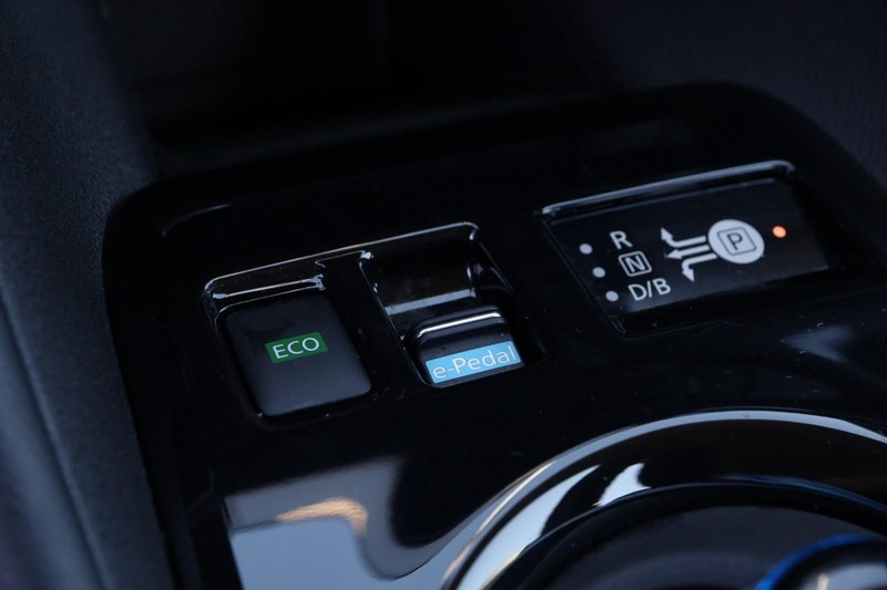 Nissan LEAF Vehicle Image 18