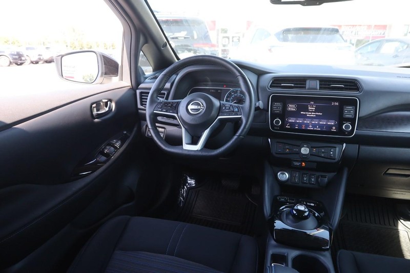 Nissan LEAF Vehicle Image 21