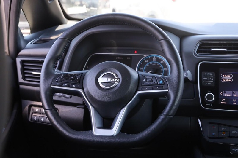 Nissan LEAF Vehicle Image 22