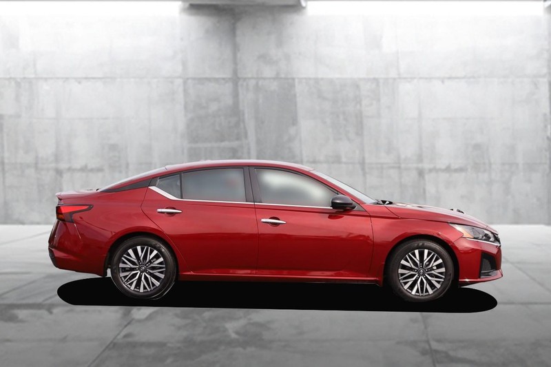 Nissan Altima Vehicle Image 05