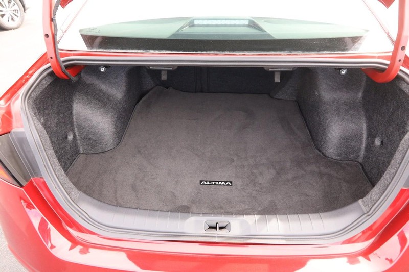 Nissan Altima Vehicle Image 07