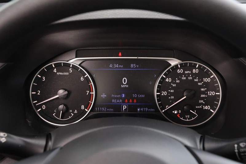 Nissan Altima Vehicle Image 13