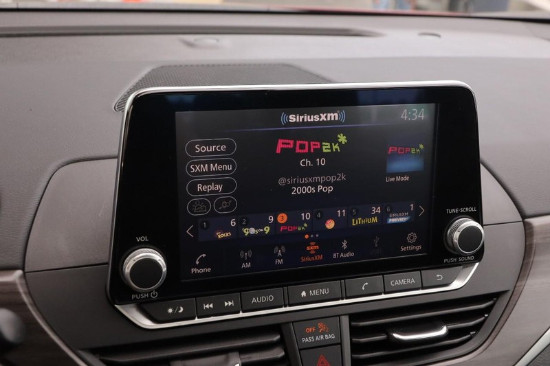 Nissan Altima Vehicle Image 15