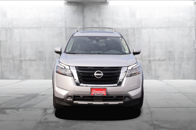 Nissan Pathfinder Vehicle Image 04