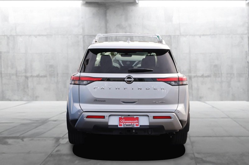 Nissan Pathfinder Vehicle Image 06