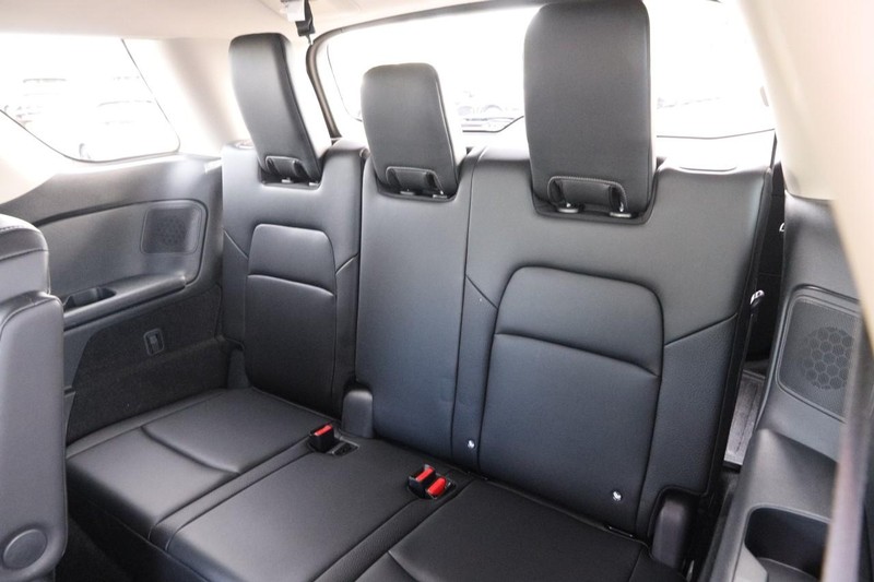 Nissan Pathfinder Vehicle Image 12