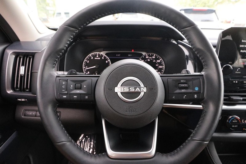 Nissan Pathfinder Vehicle Image 13