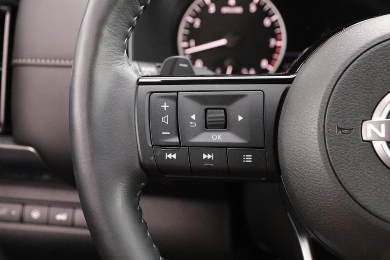 Nissan Pathfinder Vehicle Image 14