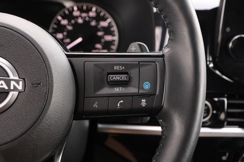 Nissan Pathfinder Vehicle Image 15