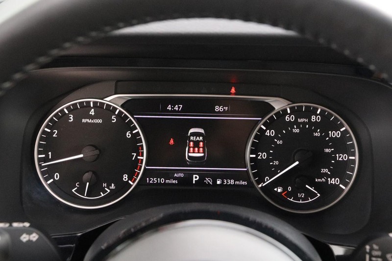 Nissan Pathfinder Vehicle Image 16