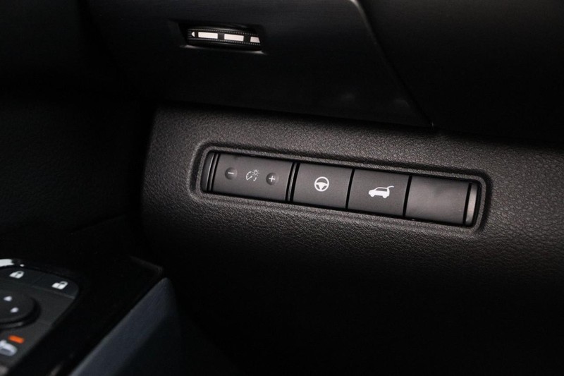 Nissan Pathfinder Vehicle Image 22