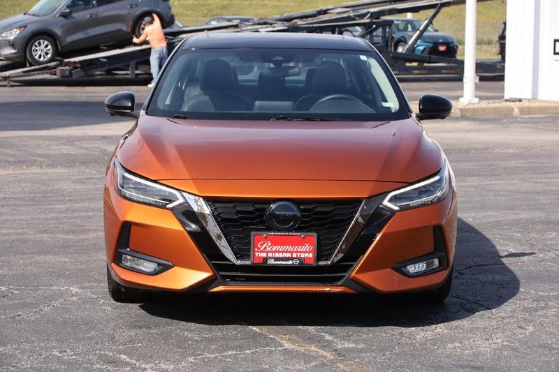 Nissan Sentra Vehicle Image 04