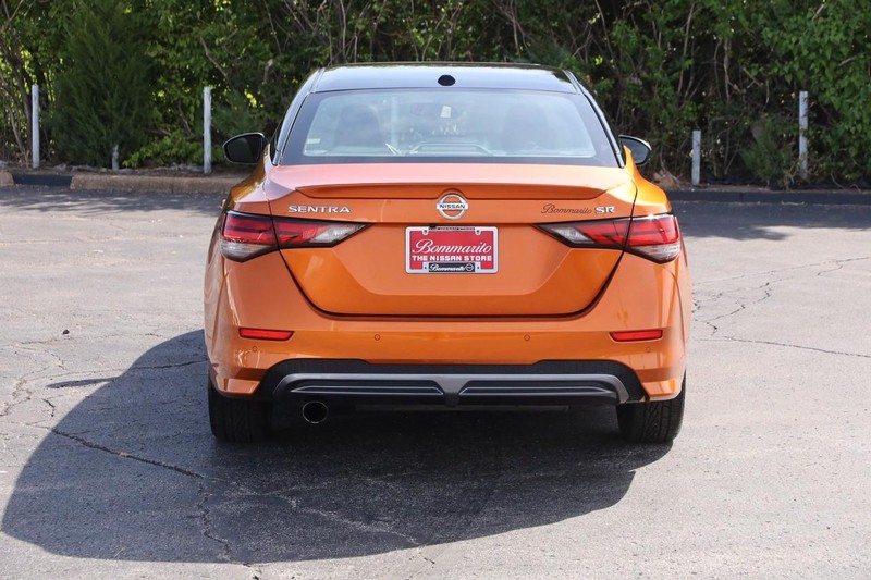 Nissan Sentra Vehicle Image 06