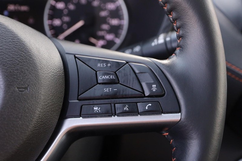 Nissan Sentra Vehicle Image 13