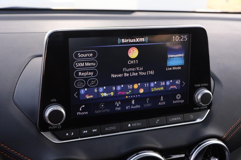 Nissan Sentra Vehicle Image 16