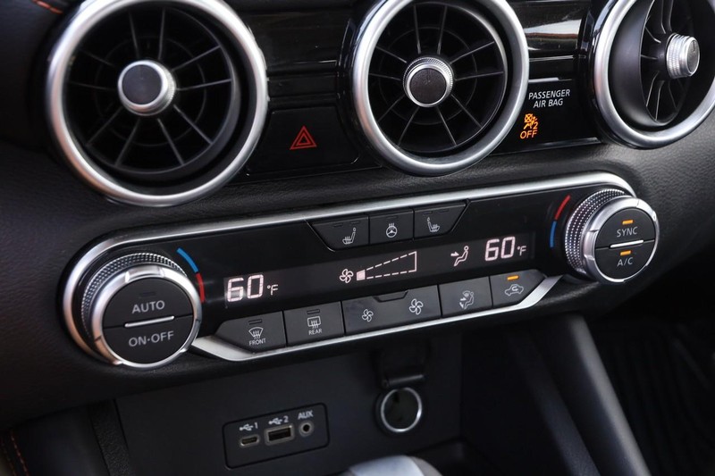 Nissan Sentra Vehicle Image 18