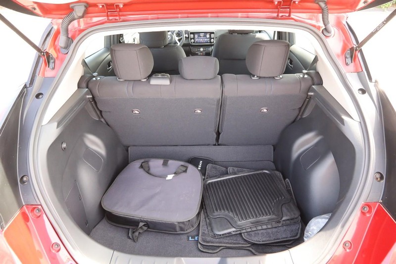 Nissan LEAF Vehicle Image 07