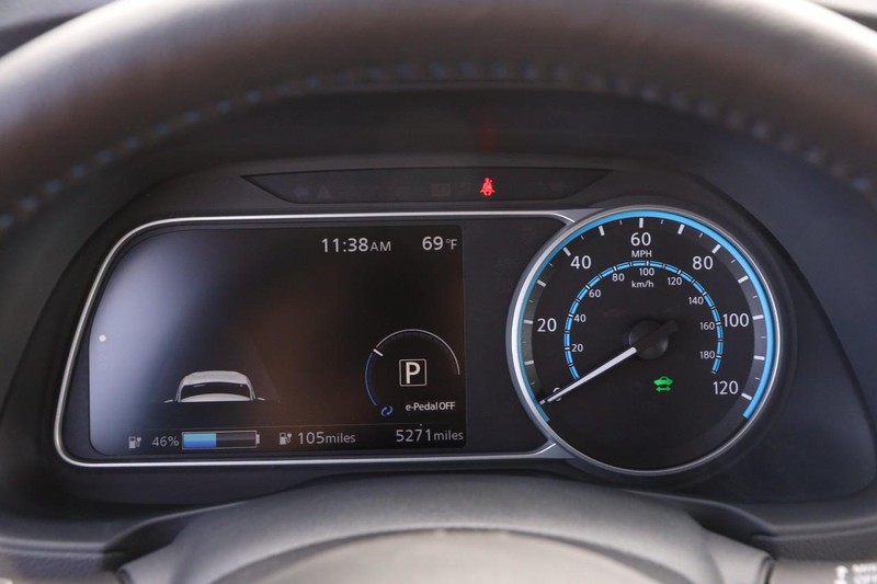 Nissan LEAF Vehicle Image 13