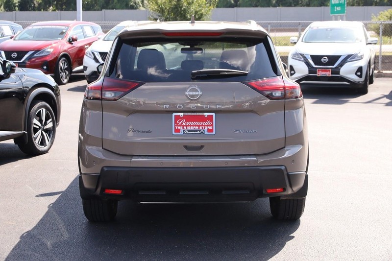 Nissan Rogue Vehicle Image 06