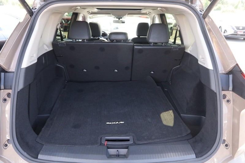 Nissan Rogue Vehicle Image 07