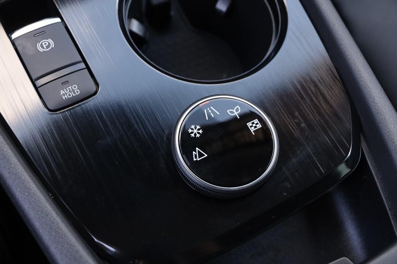 Nissan Rogue Vehicle Image 19