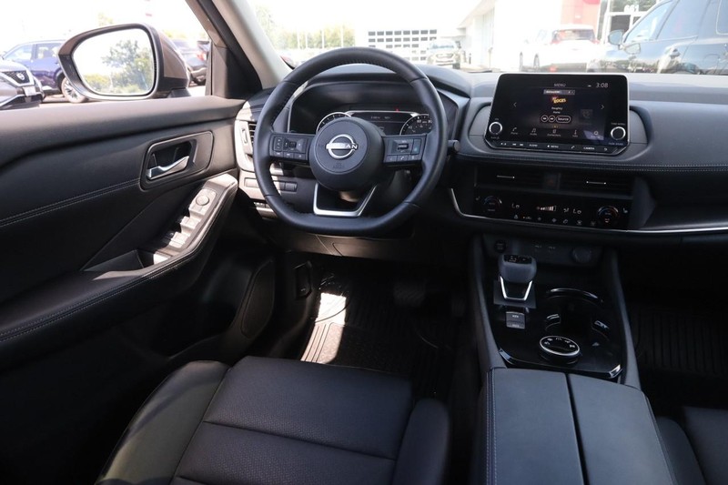 Nissan Rogue Vehicle Image 21