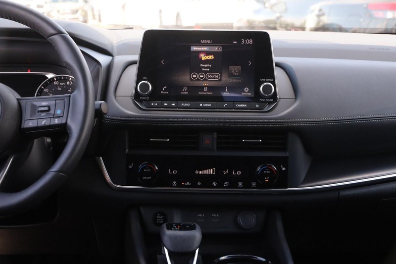 Nissan Rogue Vehicle Image 23