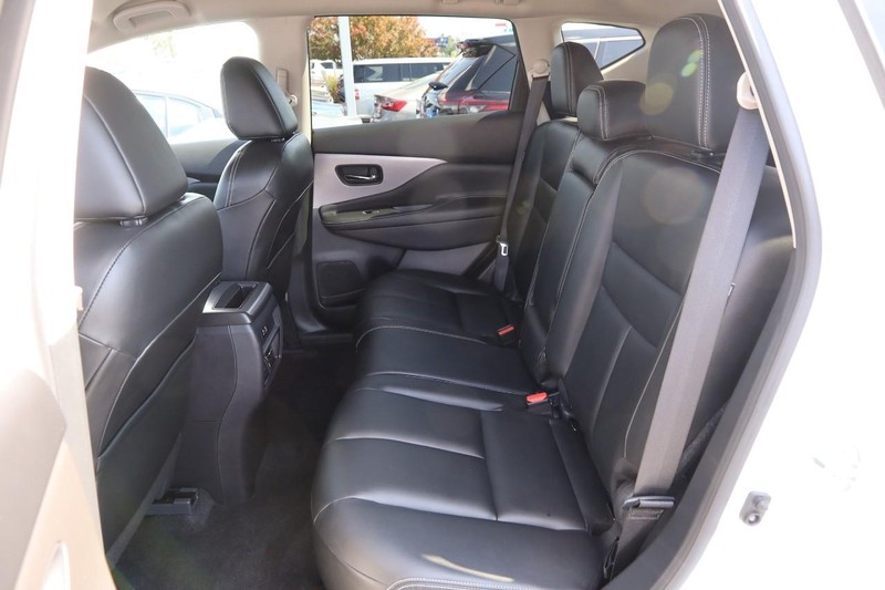 Nissan Murano Vehicle Image 09