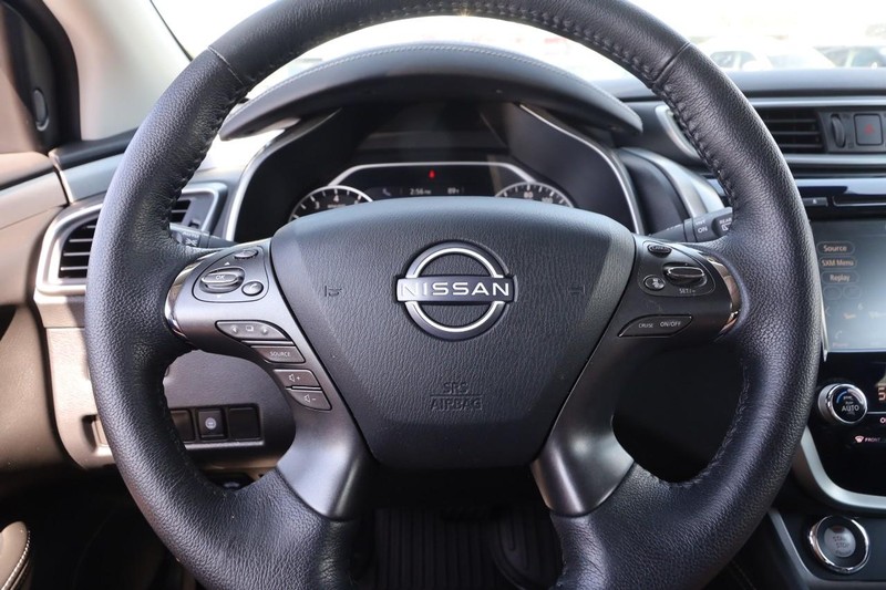 Nissan Murano Vehicle Image 10