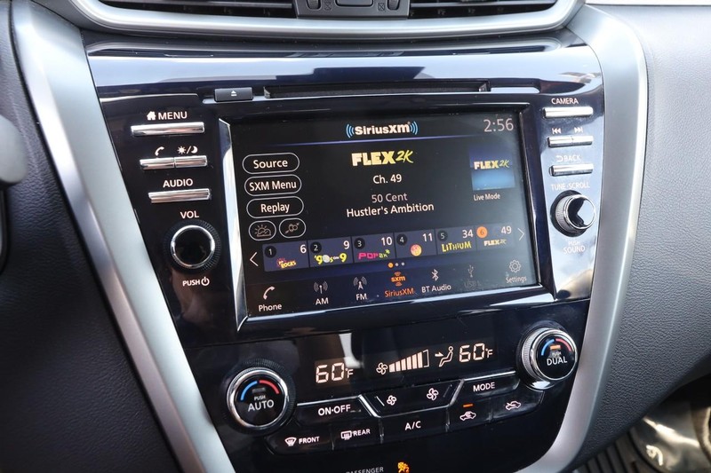Nissan Murano Vehicle Image 15