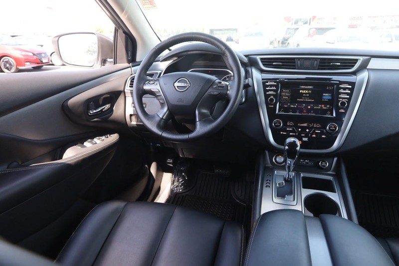 Nissan Murano Vehicle Image 20