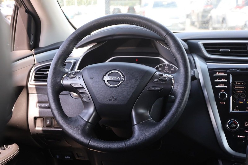 Nissan Murano Vehicle Image 21