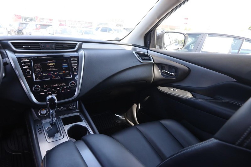 Nissan Murano Vehicle Image 23