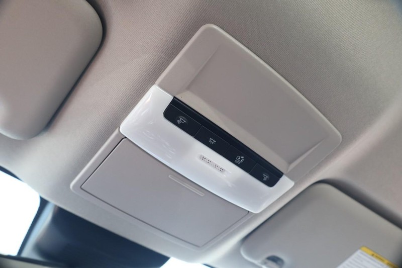 Nissan Sentra Vehicle Image 17