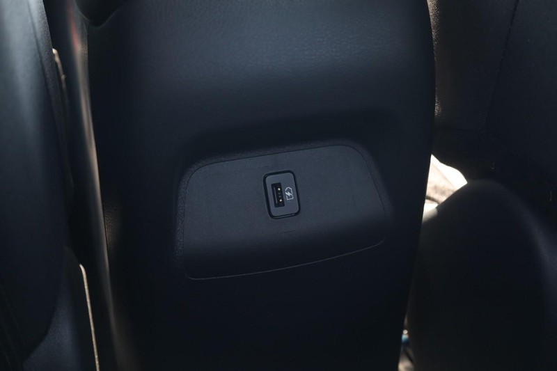 Nissan Sentra Vehicle Image 21