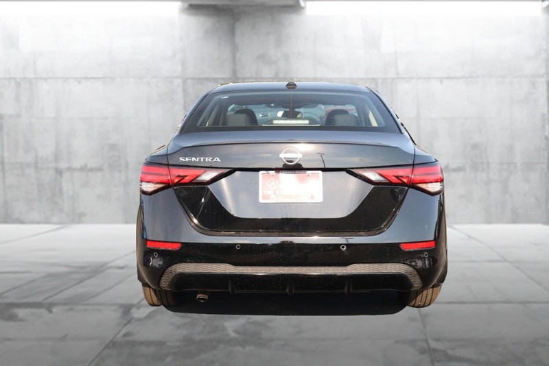 Nissan Sentra Vehicle Image 06