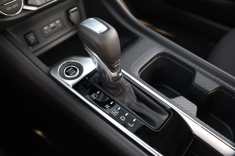 Nissan Sentra Vehicle Image 16