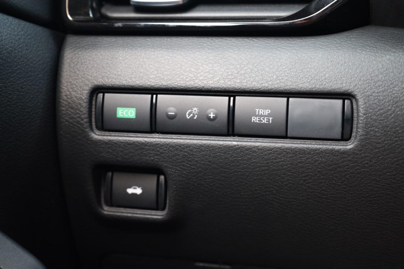 Nissan Sentra Vehicle Image 19